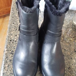Size 10W torrid boots